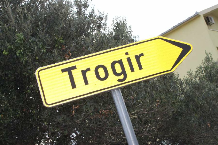 Wegwijzer naar Trogir